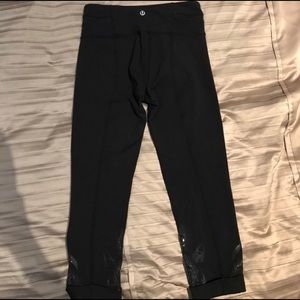 Black Lululemon Crop Legging Size 4 w/ calf detail